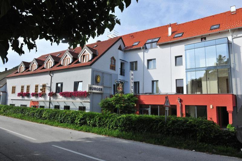 Gasthof Hotel Zur Goldenen Krone Furth bei Gottweig Esterno foto